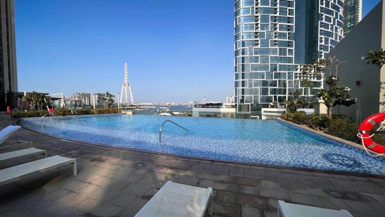 Waves Holiday Home - Waterfront Apartment With Breathtaking Sea Views Dubai Bagian luar foto