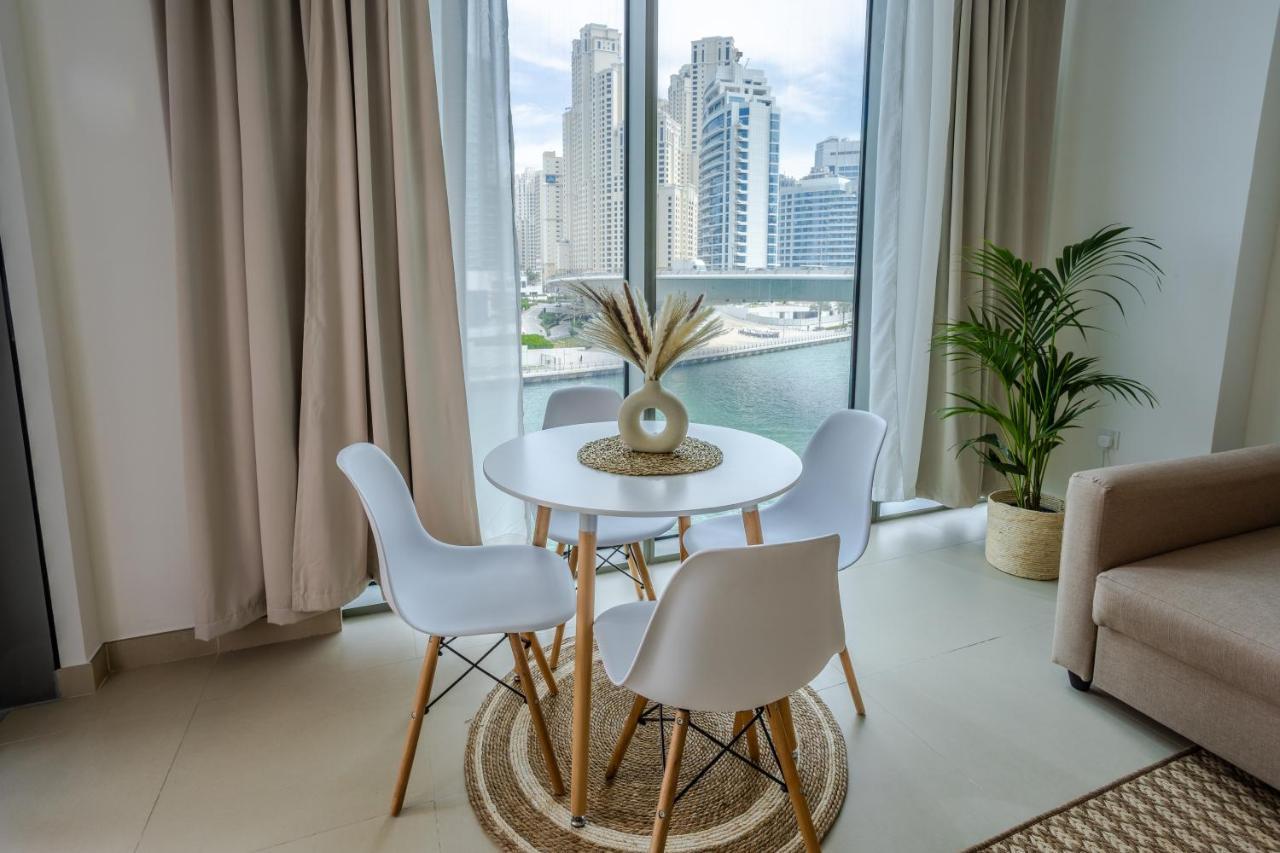Waves Holiday Home - Waterfront Apartment With Breathtaking Sea Views Dubai Bagian luar foto