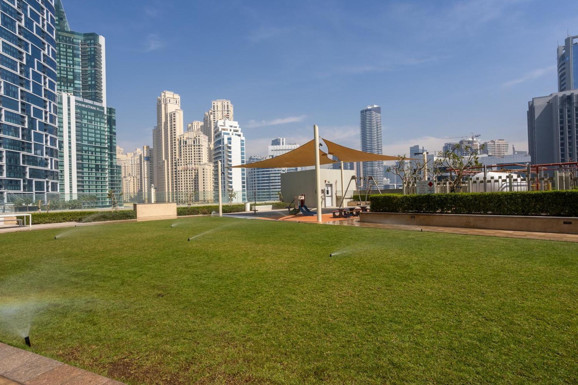 Waves Holiday Home - Waterfront Apartment With Breathtaking Sea Views Dubai Bagian luar foto